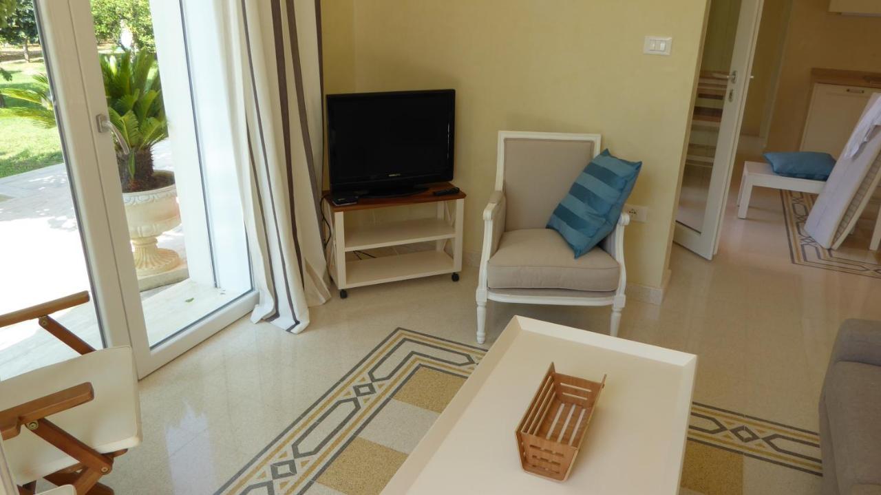 Villa Sirgole Rosa With Pool, Galatina Cutrofiano Exterior photo